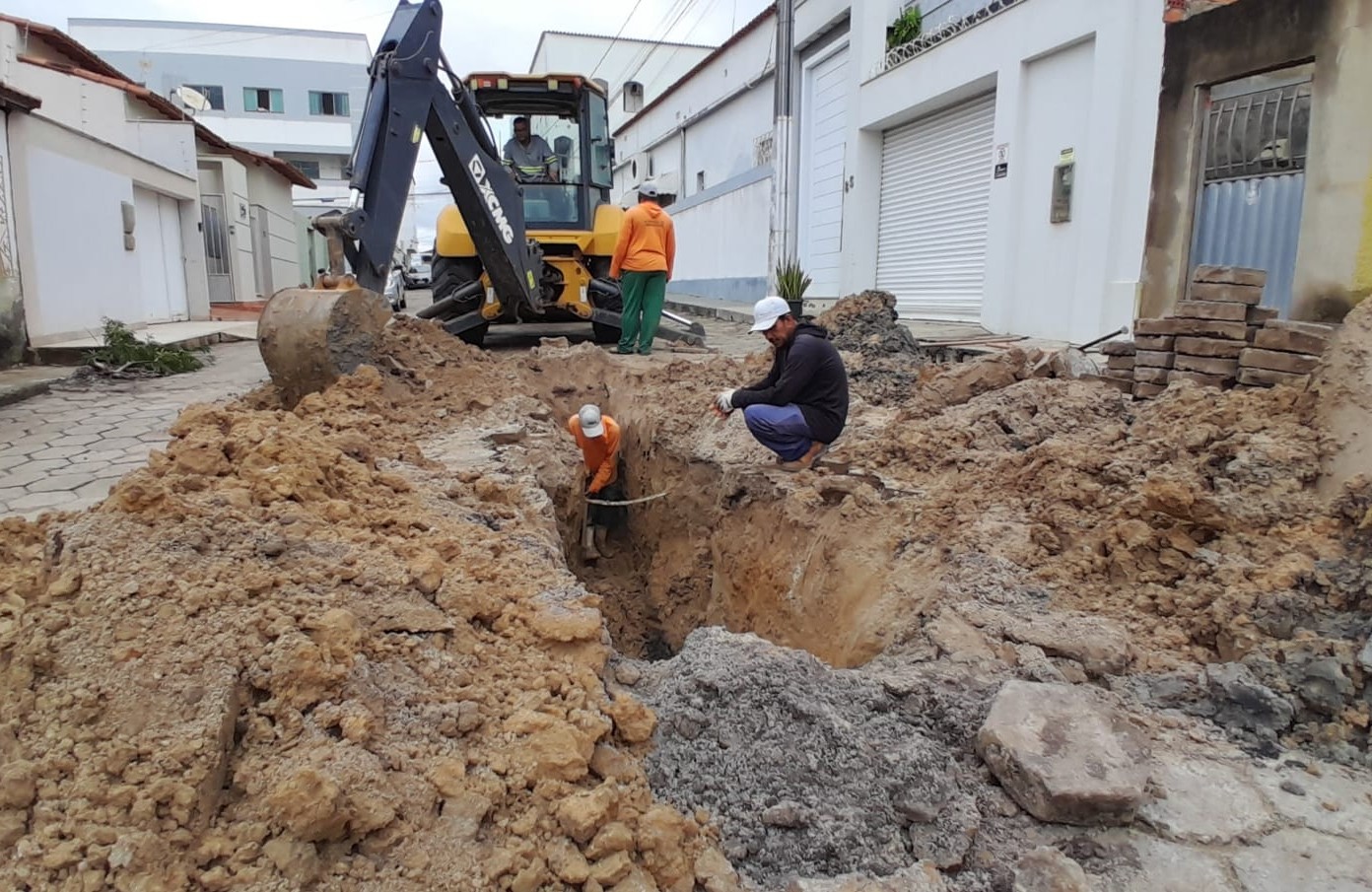 Prefeitura intensifica operação tapa-buracos após período de chuvas em Pinheiros